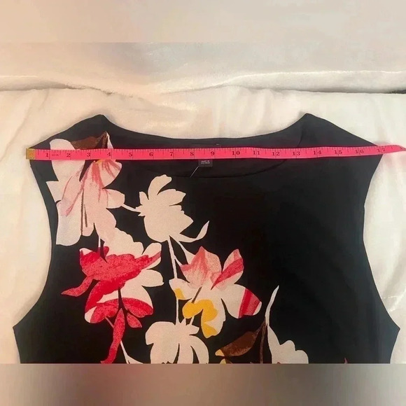 Ann Taylor Floral Dress NEW Very Nice - Picture 7 of 7